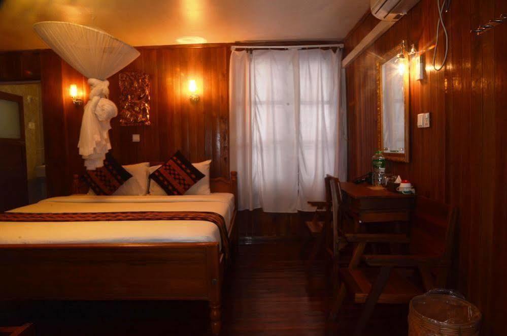 Golden Lotus Inle Hotel Nyaung Shwe Eksteriør billede